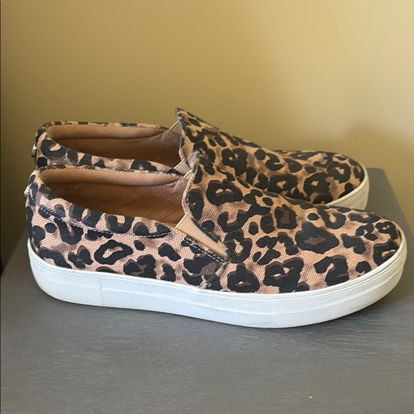 Steve Madden Leopard Print Sneakers - Picture 1 of 4